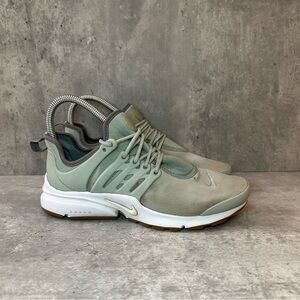 Nike Air Zoom Presto Sneakers Womens sz 7 - grey